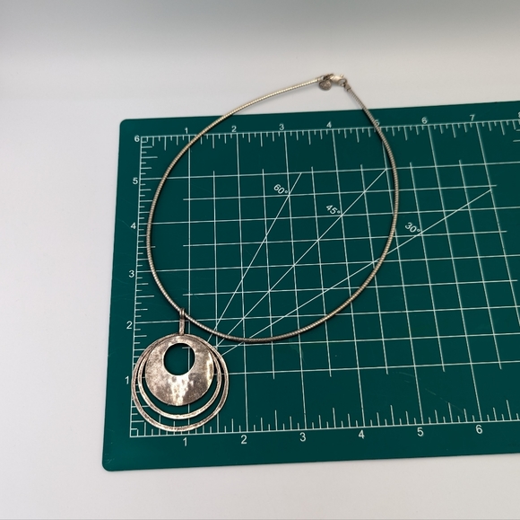 Retired SILPADA 925 Perspectiva 3 Hammered Circle Pendant 16 inch Omega Chain - Picture 7 of 8